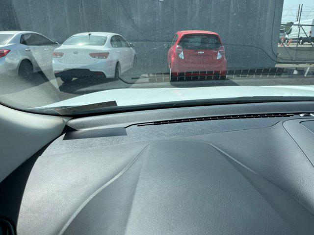 Photo of 2024 Oxford White Ford Edge
