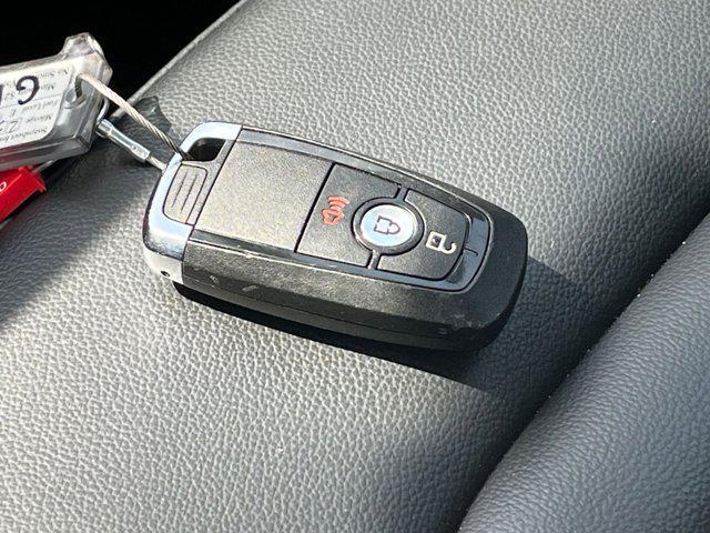 Photo of 2024 Oxford White Ford Edge