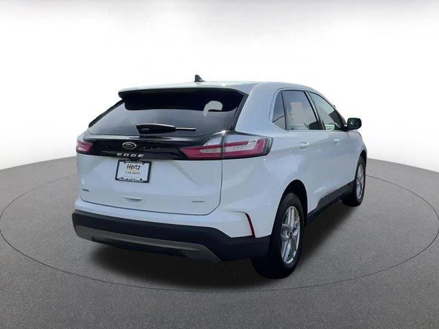 Photo of 2024 Oxford White Ford Edge