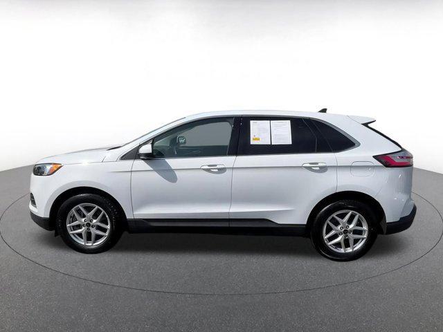 Photo of 2024 Oxford White Ford Edge
