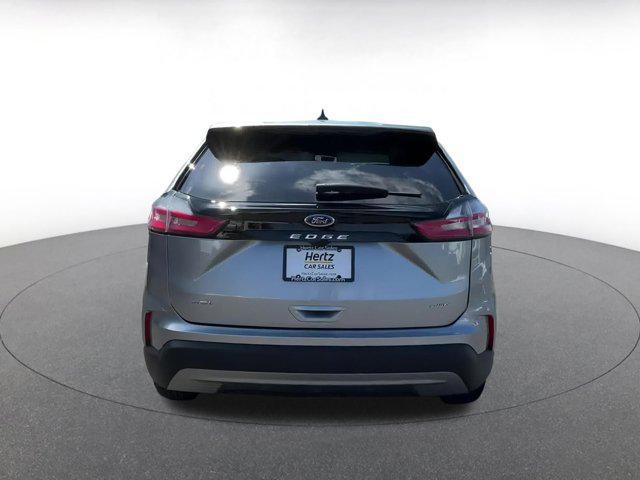 Photo of 2024 Iconic Silver Metallic Ford Edge