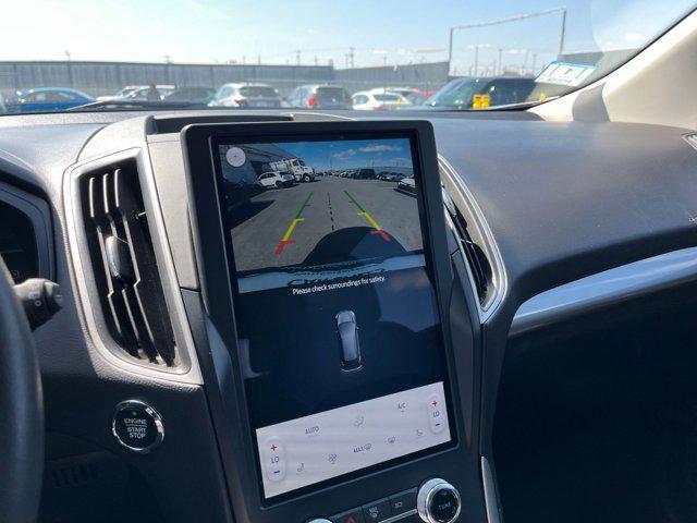 Photo of 2024 Iconic Silver Metallic Ford Edge