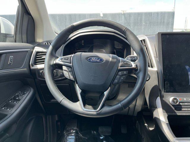 Photo of 2024 Oxford White Ford Edge