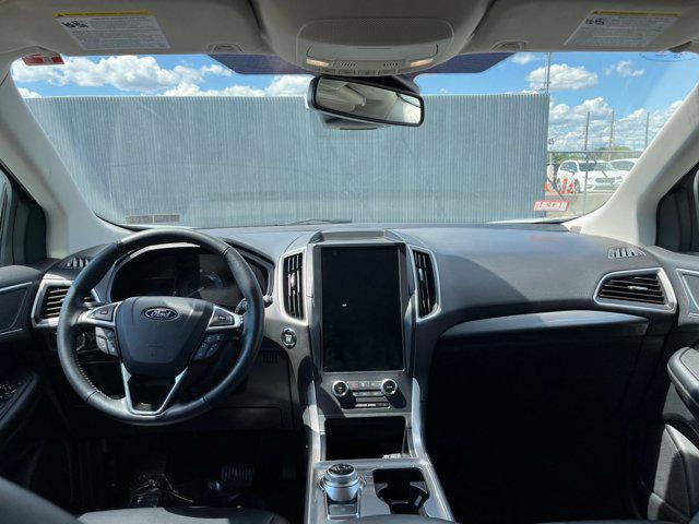 Photo of 2024 Oxford White Ford Edge