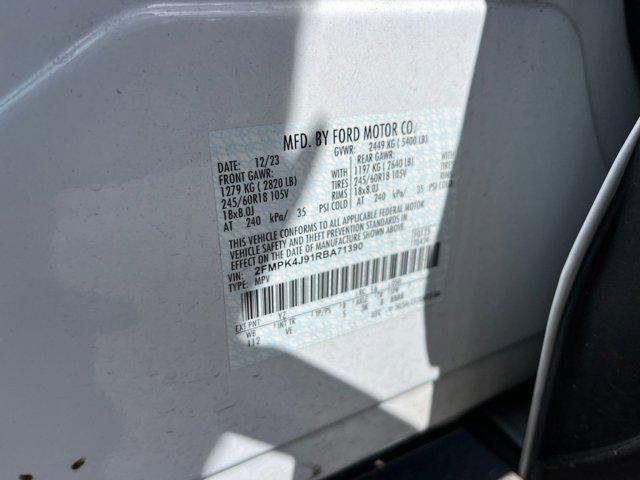 Photo of 2024 Oxford White Ford Edge
