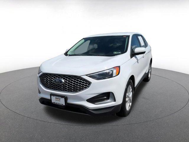 Photo of 2024 Oxford White Ford Edge