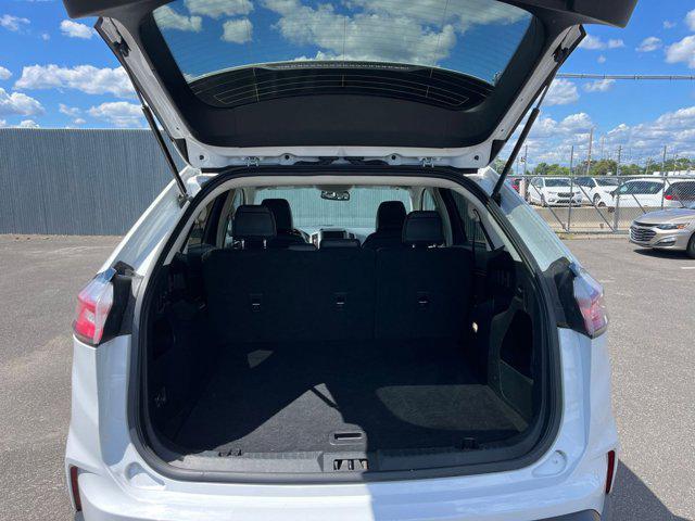 Photo of 2024 Oxford White Ford Edge