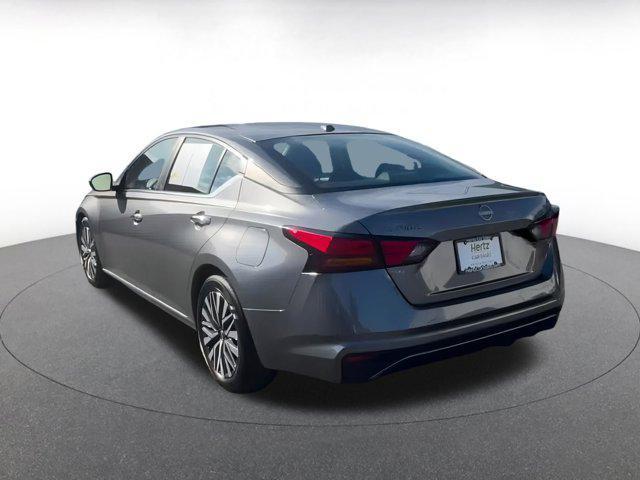 Photo of 2024 Gun Metallic Nissan Altima