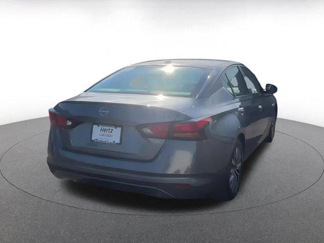 Photo of 2024 Gun Metallic Nissan Altima