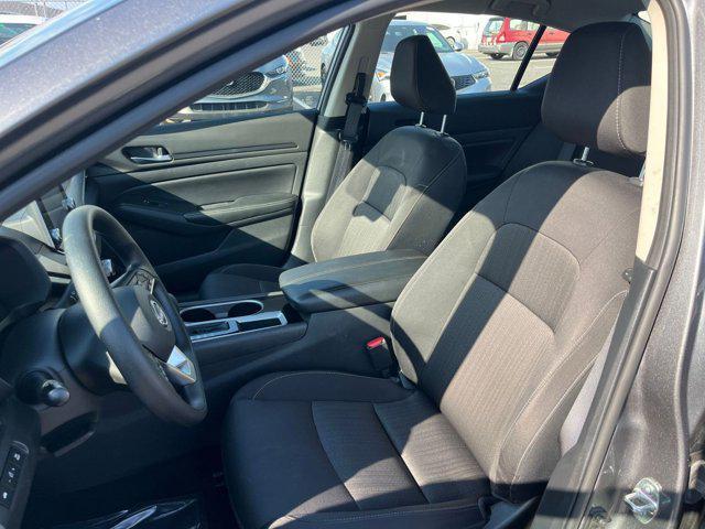 Photo of 2024 Gun Metallic Nissan Altima