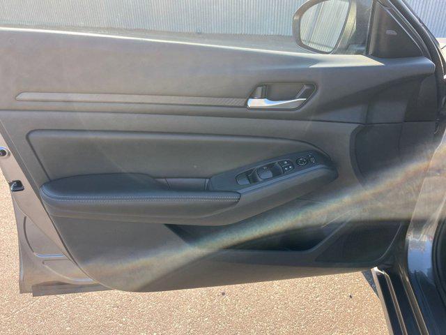 Photo of 2024 Gun Metallic Nissan Altima