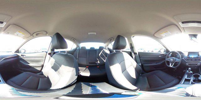 Photo of 2024 Gun Metallic Nissan Altima