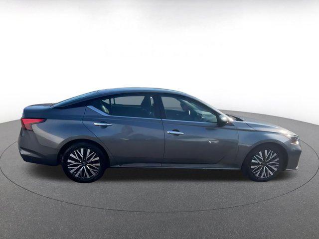Photo of 2024 Gun Metallic Nissan Altima
