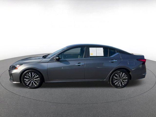 Photo of 2024 Gun Metallic Nissan Altima