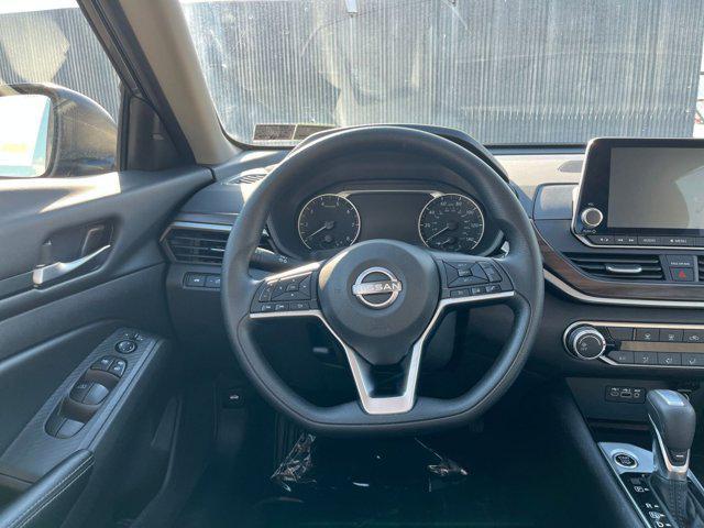 Photo of 2024 Gun Metallic Nissan Altima