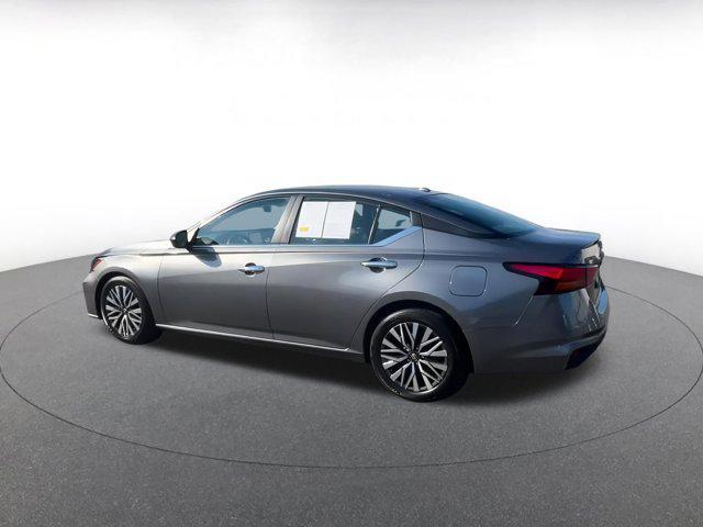 Photo of 2024 Gun Metallic Nissan Altima