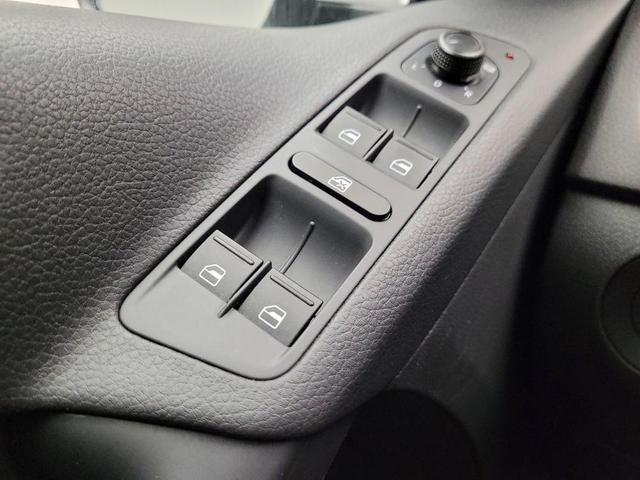 Photo of 2016 Pure White Volkswagen Tiguan