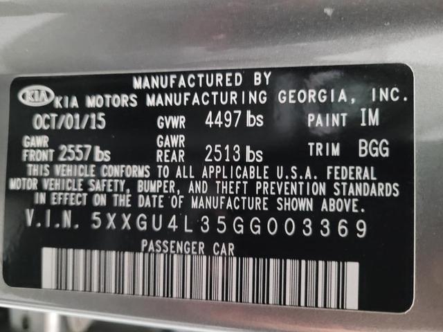 Photo of 2016 Sparkling Silver Kia Optima