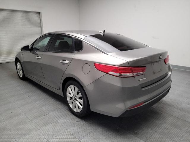 Photo of 2016 Sparkling Silver Kia Optima