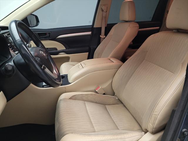 Photo of 2016 Blue Toyota Highlander