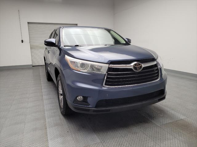 Photo of 2016 Blue Toyota Highlander