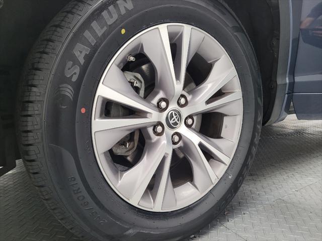 Photo of 2016 Blue Toyota Highlander