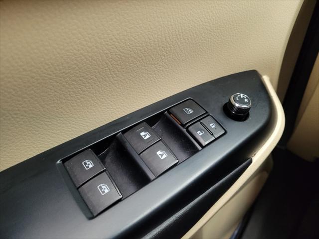 Photo of 2016 Blue Toyota Highlander