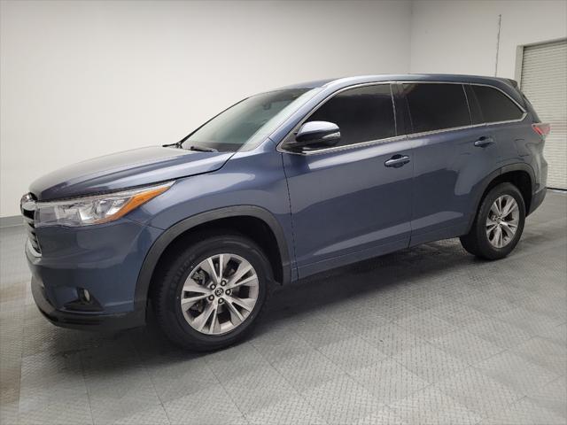 Photo of 2016 Blue Toyota Highlander