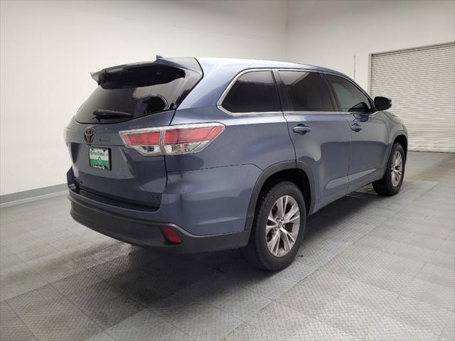Photo of 2016 Blue Toyota Highlander