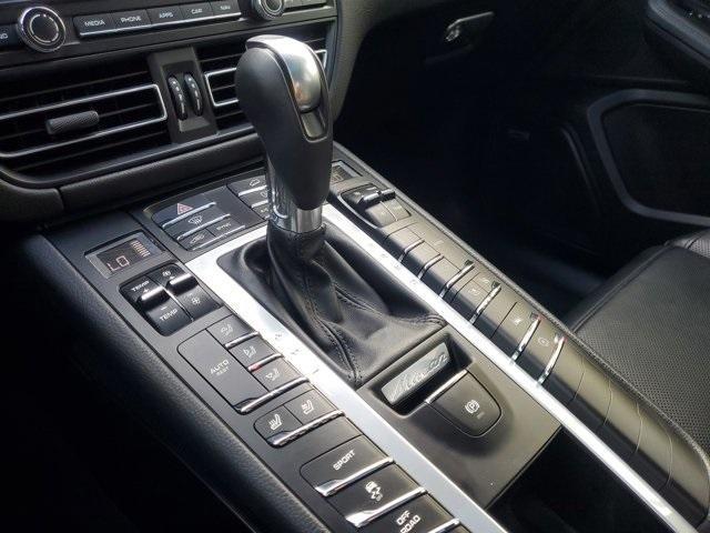 Photo of 2021 Black Porsche Macan