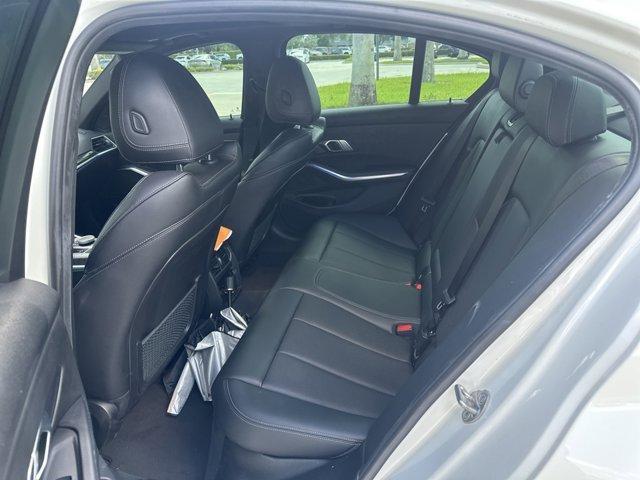 Photo of 2022 Alpine White BMW 330
