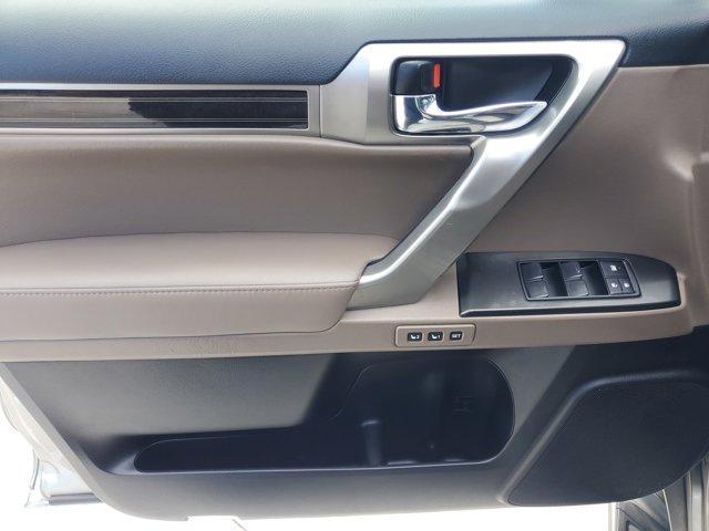 Photo of 2022 Atomic Silver Lexus GX 460