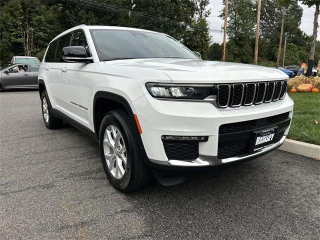 Photo of 2023 Bright White Jeep Grand Cherokee L