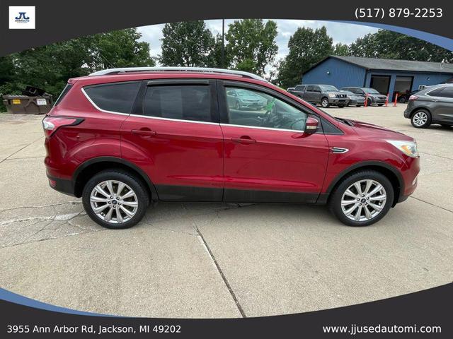 Photo of 2017 Red Ford Escape