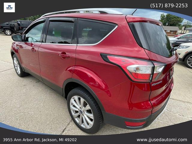 Photo of 2017 Red Ford Escape