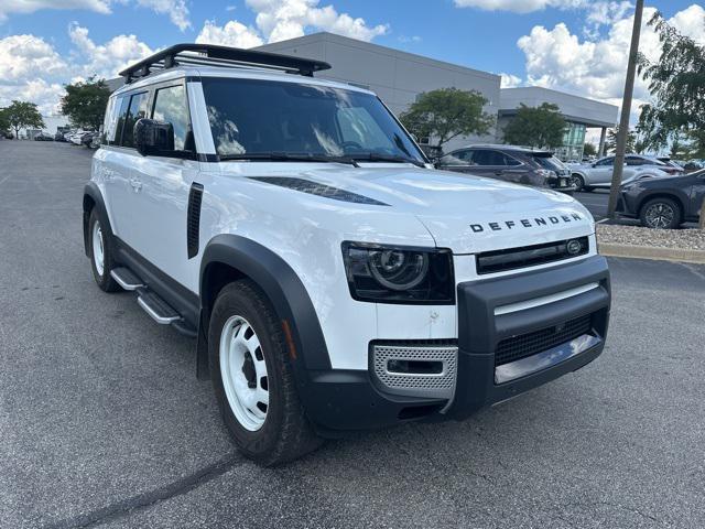 Photo of 2023 White Land Rover Defender