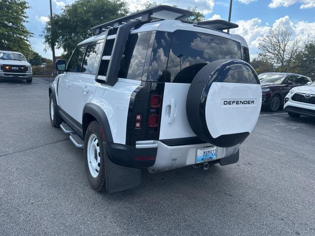 Photo of 2023 White Land Rover Defender
