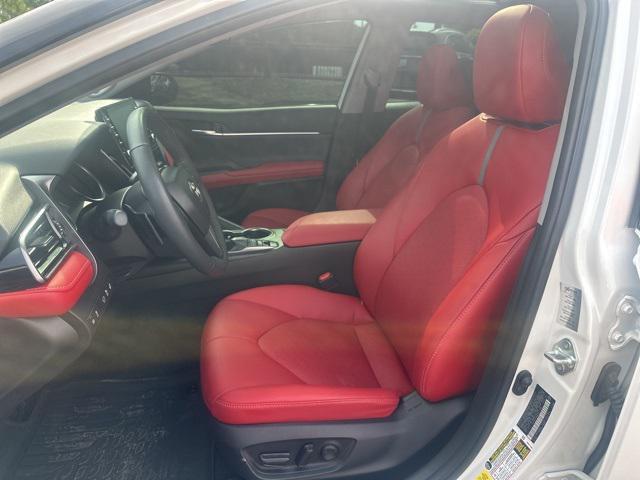 Photo of 2023 Midnight Black Metallic Toyota Camry