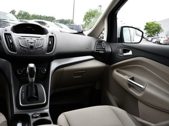 Photo of 2016 Oxford White Ford C-Max Hybrid