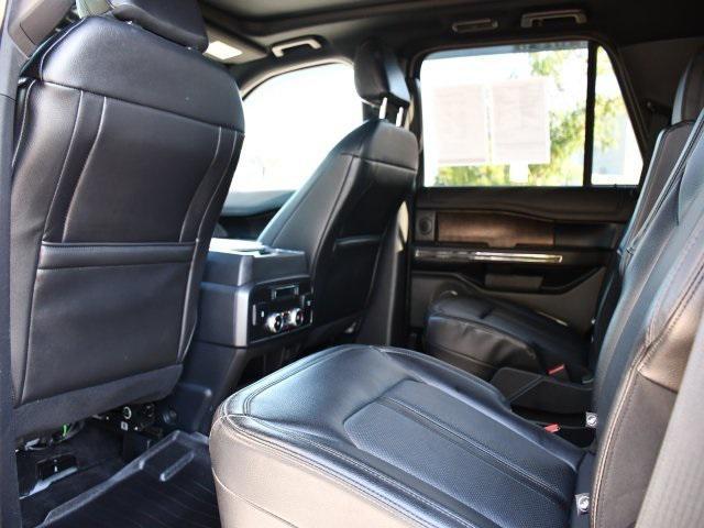 Photo of 2021 White Ford Expedition