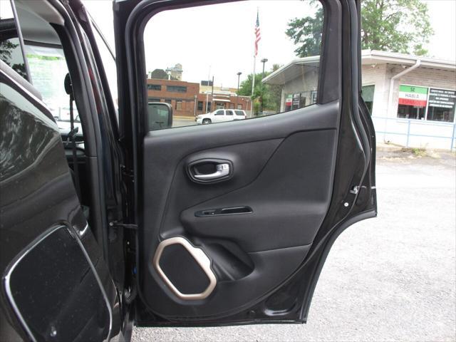 Photo of 2017 Black Jeep Renegade