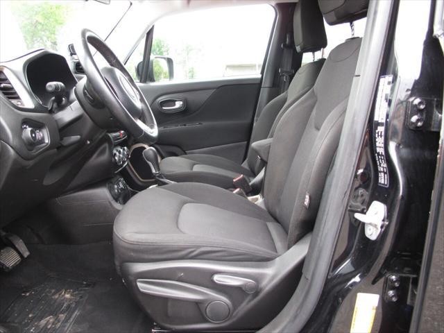 Photo of 2017 Black Jeep Renegade