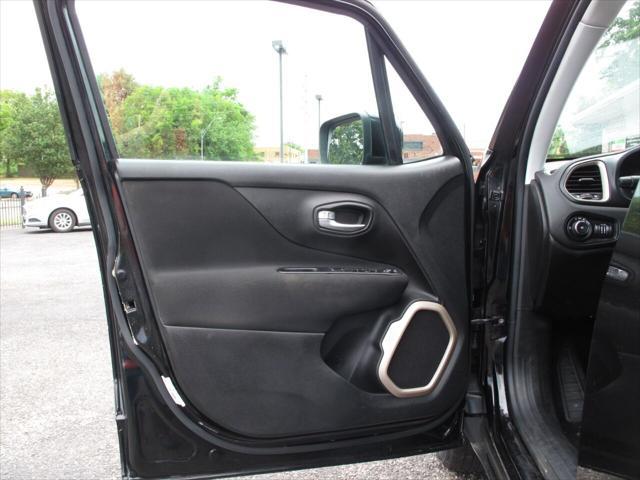 Photo of 2017 Black Jeep Renegade