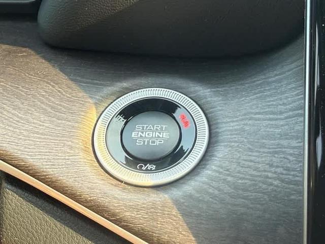 Photo of 2025 Diamond Black Jeep Grand Cherokee L