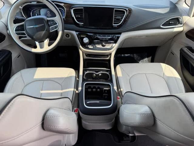 Photo of 2021 Velvet Red Pearlcoat Chrysler Pacifica Hybrid