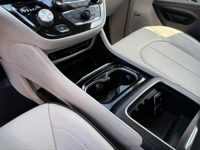 Photo of 2021 Velvet Red Pearlcoat Chrysler Pacifica Hybrid