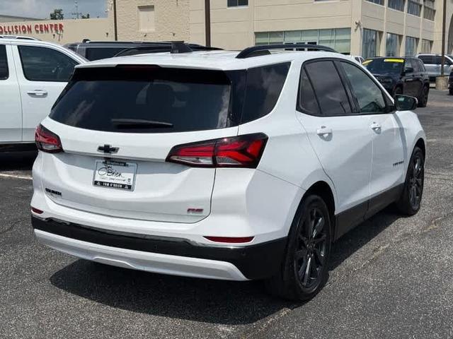 Photo of 2022 Summit White Chevrolet Equinox