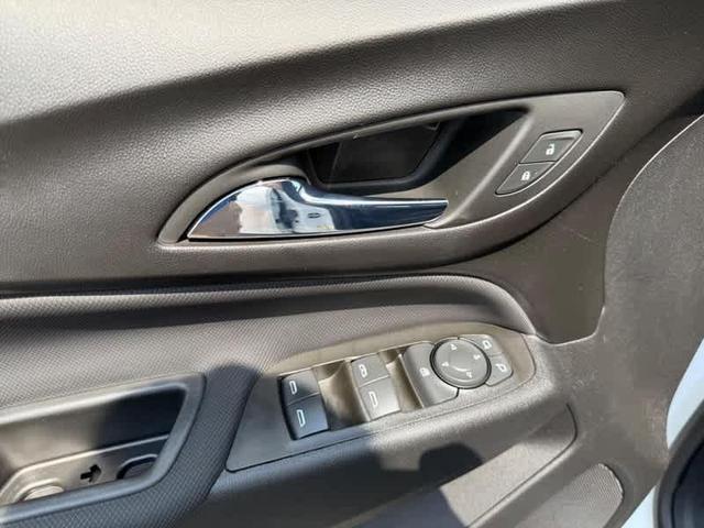 Photo of 2022 Summit White Chevrolet Equinox