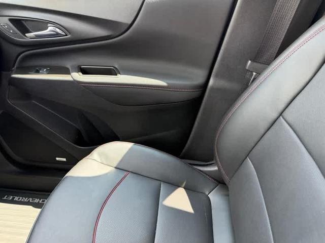 Photo of 2022 Summit White Chevrolet Equinox