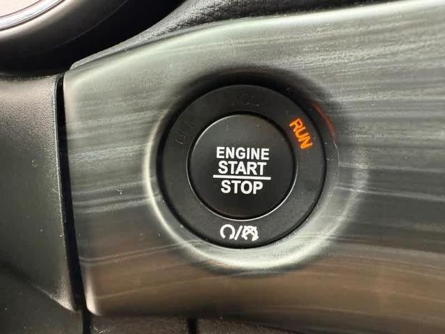 Photo of 2022 Bright White Clearcoat Jeep Grand Cherokee WK